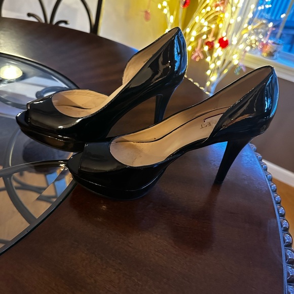 Black patent-leather look peep toe high heels, worn twice size 7M women’s - Picture 3 of 9